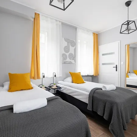 Stylowe Typu Na Parterze W Centrum Katowic Blisko Rynku By Renters カトヴィツェ
